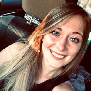 Meet your Posher, Anayston